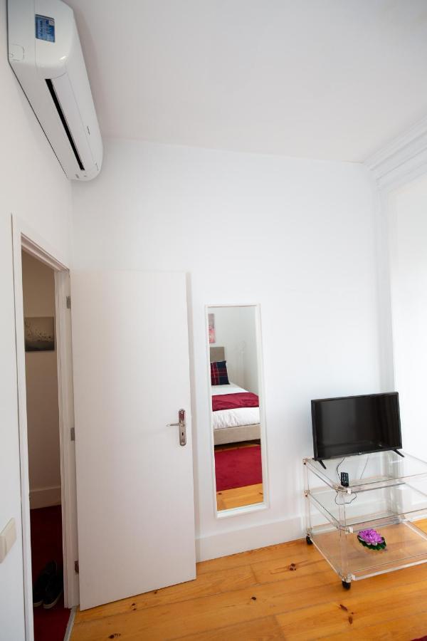 Inn-Chiado Boulevard Guest House ลิสบอน ภายนอก รูปภาพ